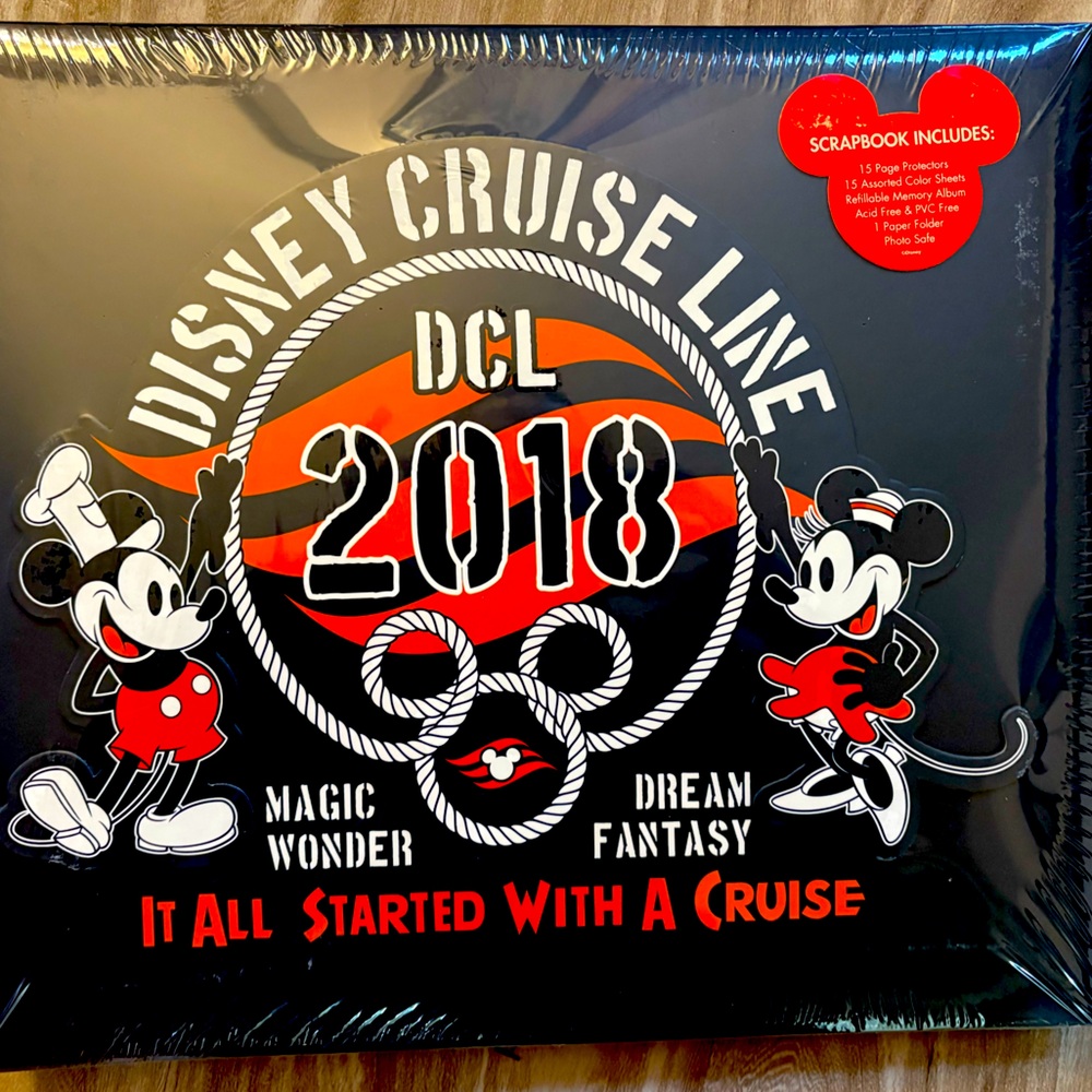 Disney Cruise Line 2018 Scrapbook Album with assorted color sheets